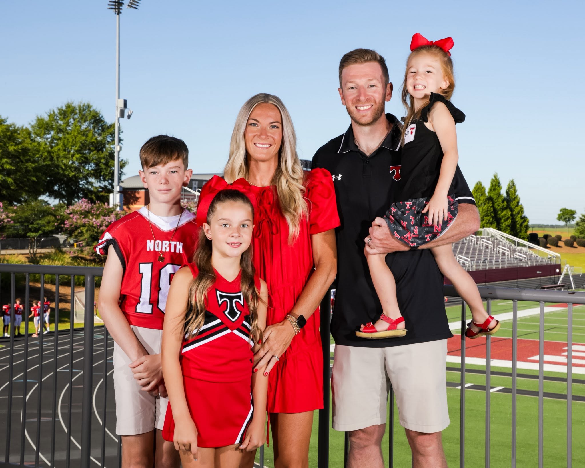 Jamie and Autumn Fullington with their three children